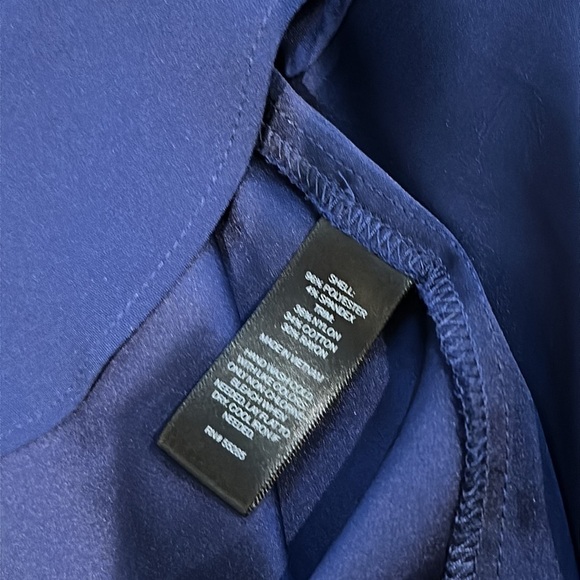 NWT Express Women’s Lace Trim Blouse - Size Medium - Picture 4 of 5